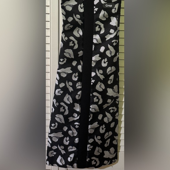 Rachel Zoe Women's Black and Silver Pants
Animal Print Size 2 - Picture 4 of 8